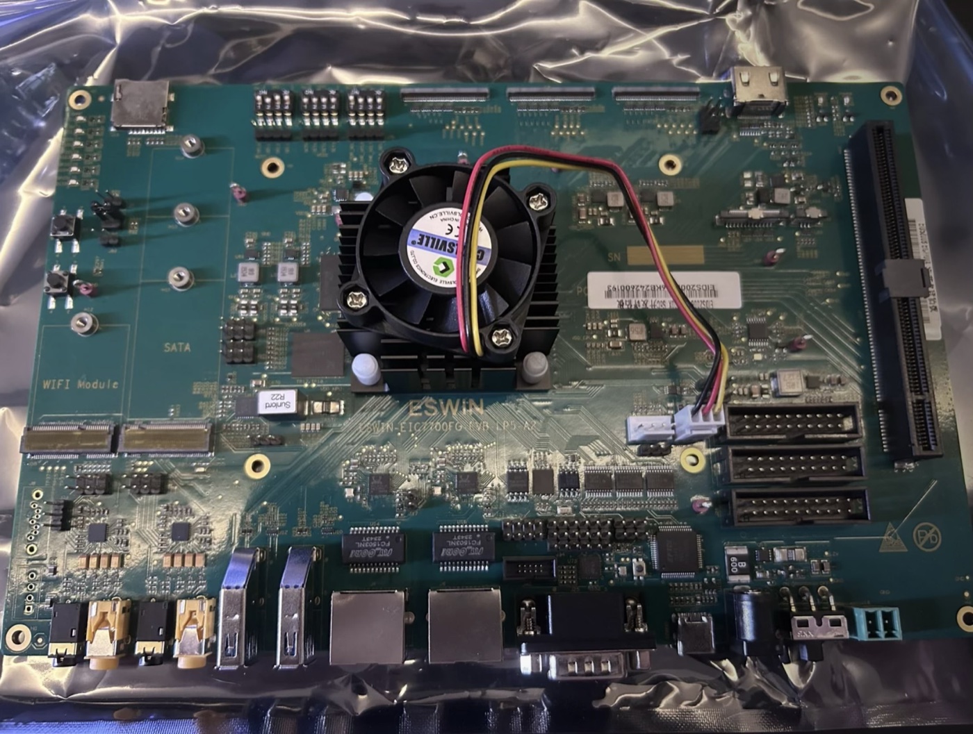 The ESWIN EIC7700 EVB, a development board carrying the EIC7700X SoC