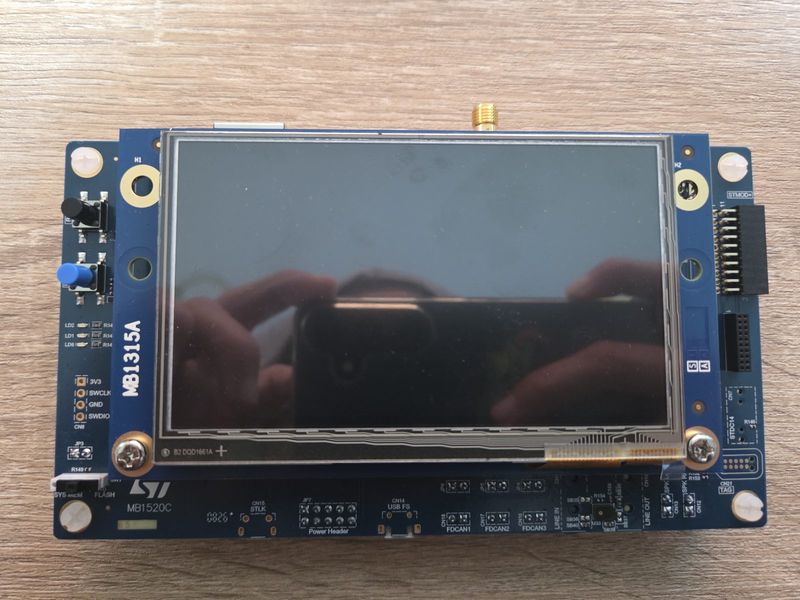 STM32H735G-DK Front